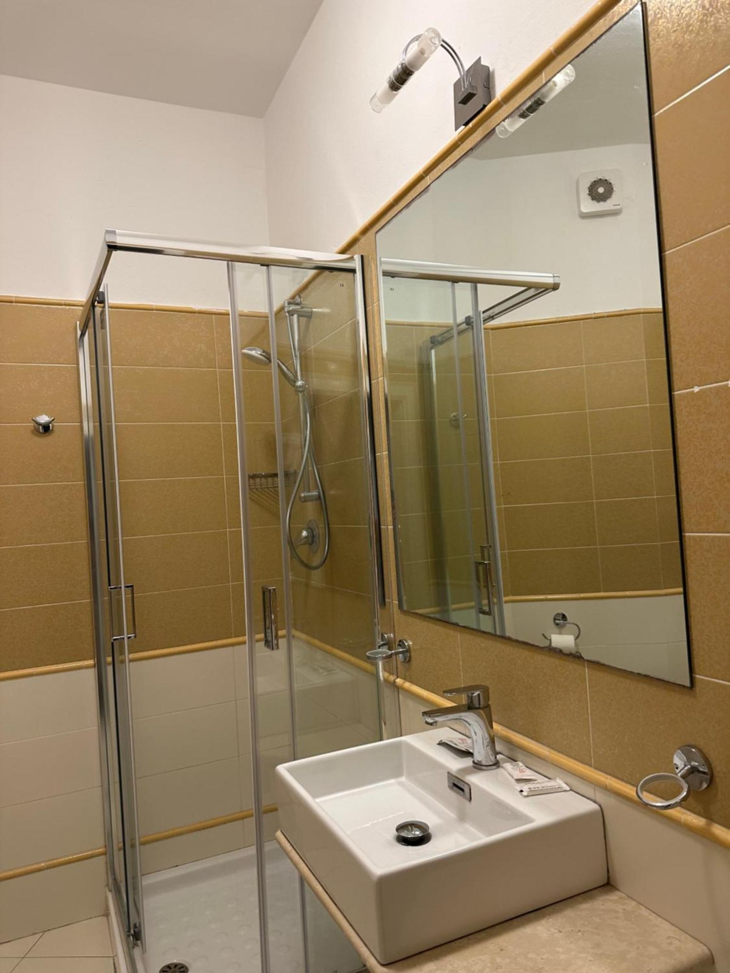 Hotel Lux Mima 3*